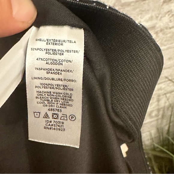 NWT LOFT Black &‎ White Geometric Fun Print Pattern Lined Skirt - Picture 2 of 7